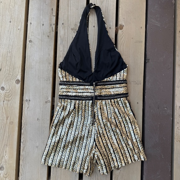 Absolutely Stunning Halter Neck Black and Gold Sequin Romper Jumpsuit - Picture 3 of 9